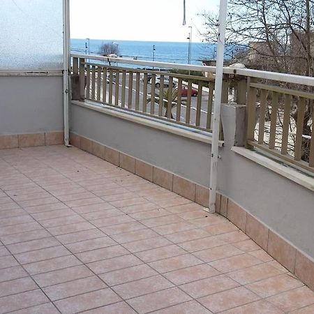 Girasole A Due Passi Dal Mare Apartment Минтурно Екстериор снимка