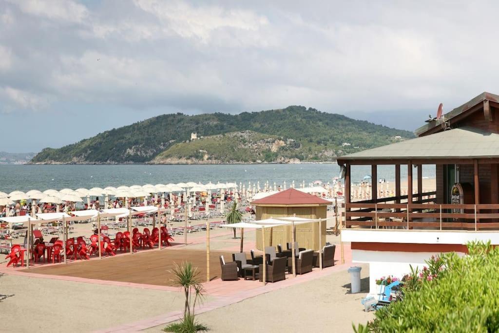 Girasole A Due Passi Dal Mare Apartment Минтурно Екстериор снимка